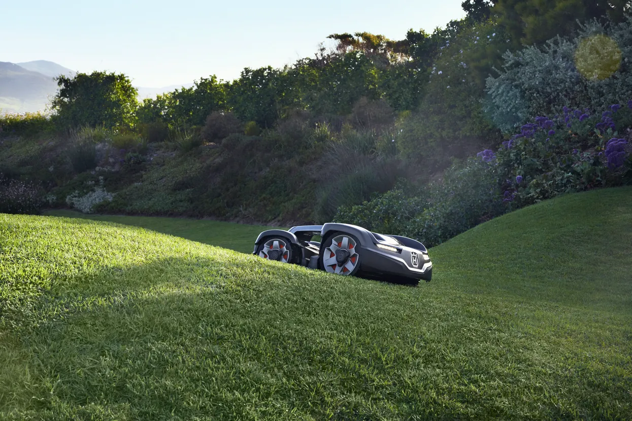 HUSQVARNA AUTOMOWER® 435XAWD Robot tondeuse – Image 2